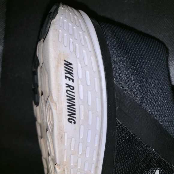 Nike - Picture 4 of 6